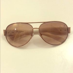 Vera Wang Aviator sunglasses